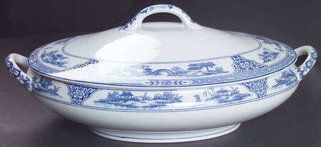 16033 Oval Covered Vegetable