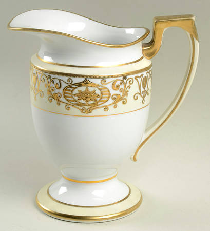 175 32 Oz Pitcher