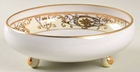 175 Footed Nut Dish