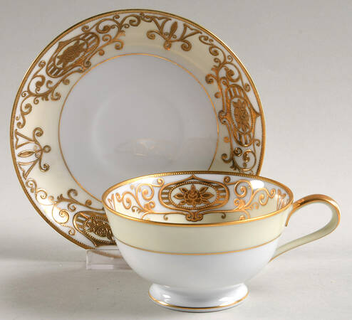 175 Footed Cup & Saucer Set