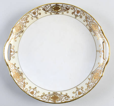 175 Handled Cake Plate