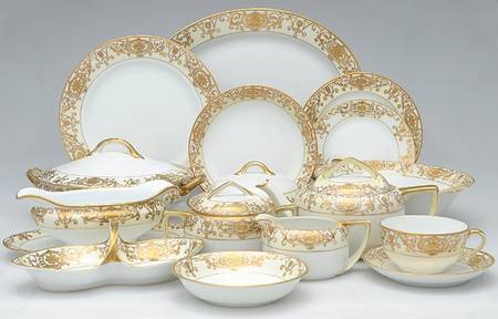 175 69 Piece Estate Set