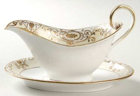 175 Individual Gravy Boat & Plate