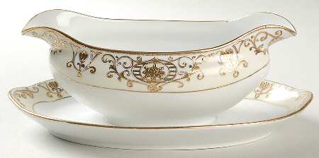 Gravy Boat with Attached Underplate