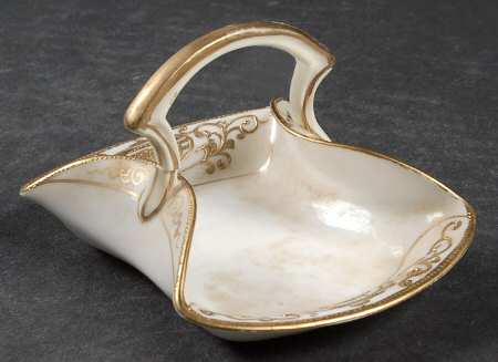 175 4" Handled Basket
