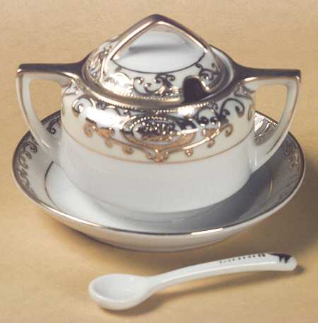 175 Mustard with Attached Underplate, Lid and Spoon