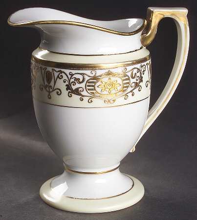 175 32 Oz Pitcher