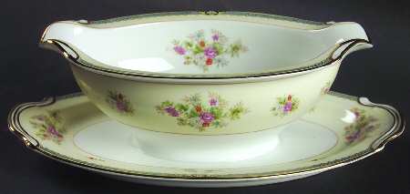 1850 Gravy Boat with Attached Underplate