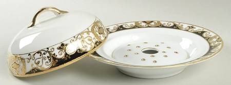 20056 Round Covered Butter with Strainer