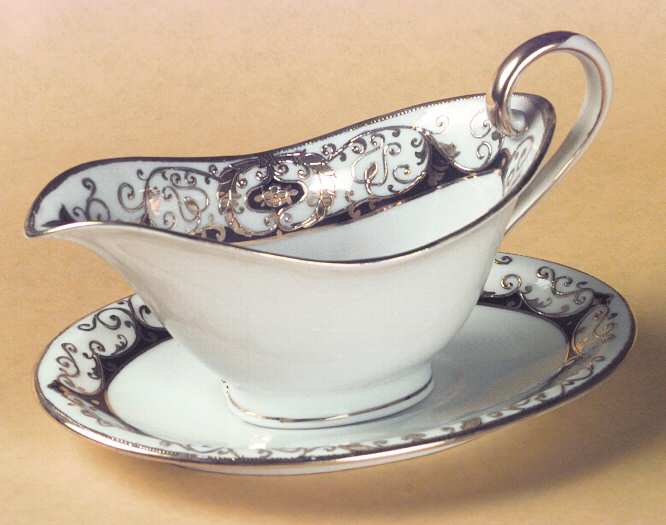 20056 Individual Gravy Boat & Plate