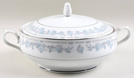 3-957 Round Covered Vegetable