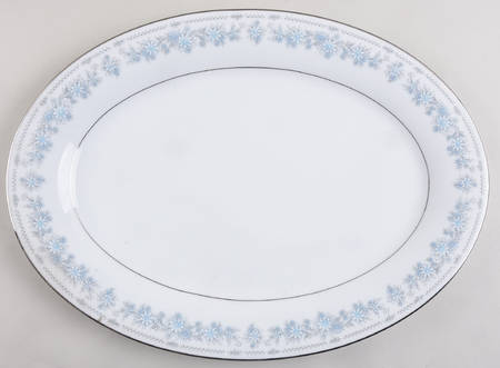 3-957 16" Oval Serving Platter