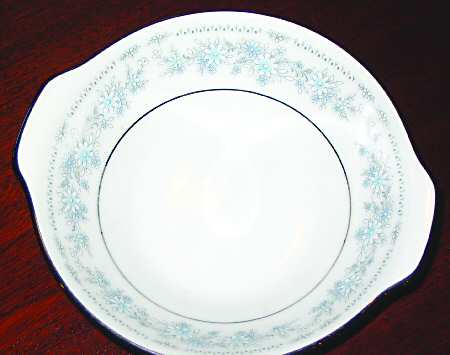 3-957 Lugged Cereal Bowl
