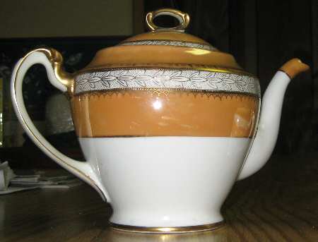 33900 Amber Teapot & Lid
