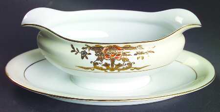 42200 Gravy Boat with Attached Underplate