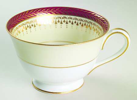 4795 Footed Cup
