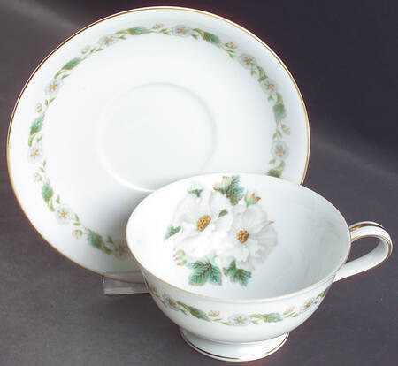 5029 Footed Cup & Saucer Set