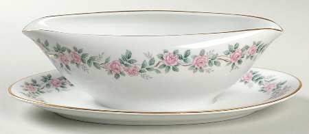 5412 Gravy Boat with Attached Underplate