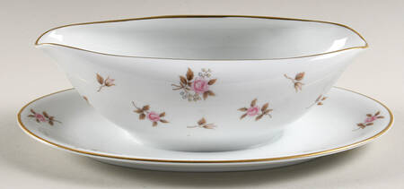 5413 Gravy Boat with Attached Underplate