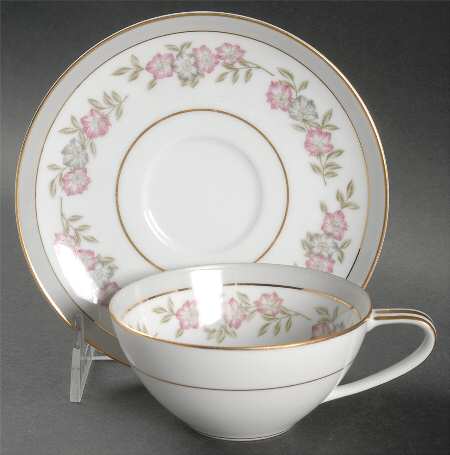 5433 Flat Cup & Saucer Set
