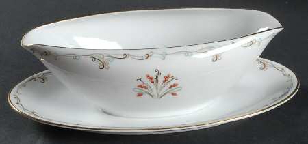 5435 Gravy Boat with Attached Underplate