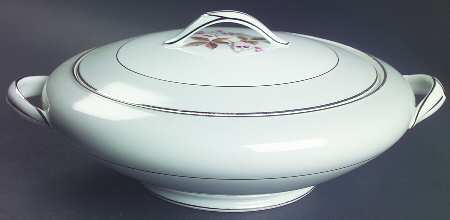 5447 Round Covered Vegetable