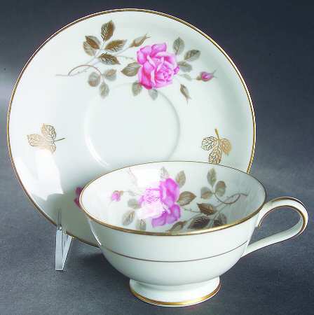 5475 Footed Cup & Saucer Set