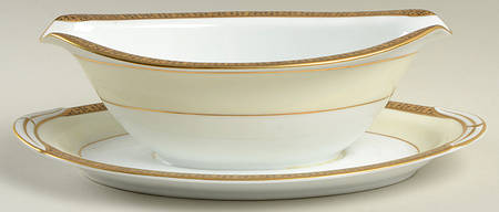 5485 Gravy Boat with Attached Underplate