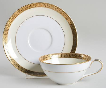5485 Flat Cup & Saucer Set