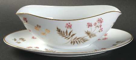 5515 Gravy Boat with Attached Underplate