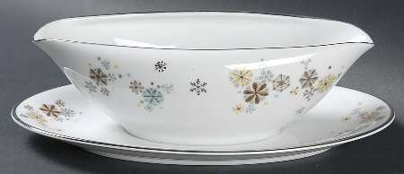 5548 Gravy Boat with Attached Underplate