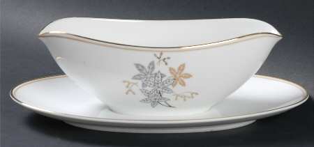 5550 Gravy Boat with Attached Underplate