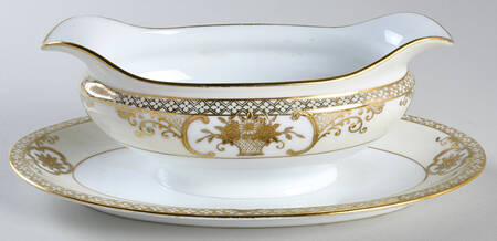 5567 Gravy Boat with Attached Underplate