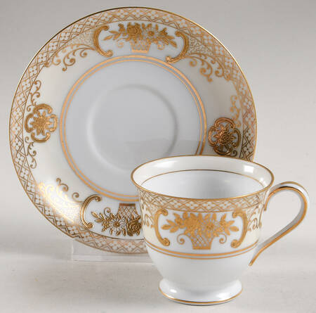 5567 Footed Demitasse Cup & Saucer Set