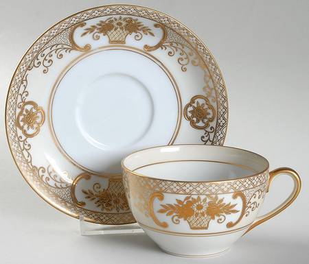5567 Flat Cup & Saucer Set