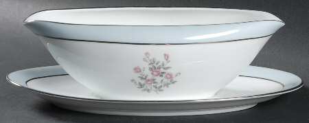 5571 Gravy Boat with Attached Underplate