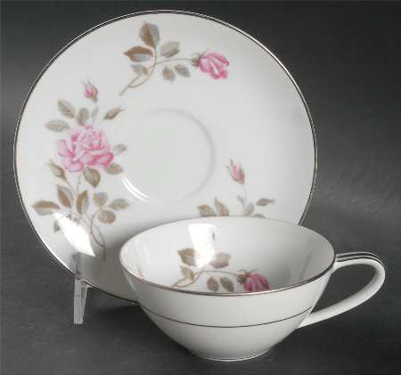 5573 Flat Cup & Saucer Set