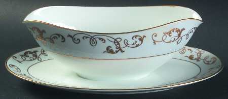 5587 Gravy Boat with Attached Underplate