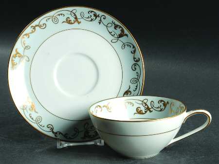 5587 Flat Cup & Saucer Set