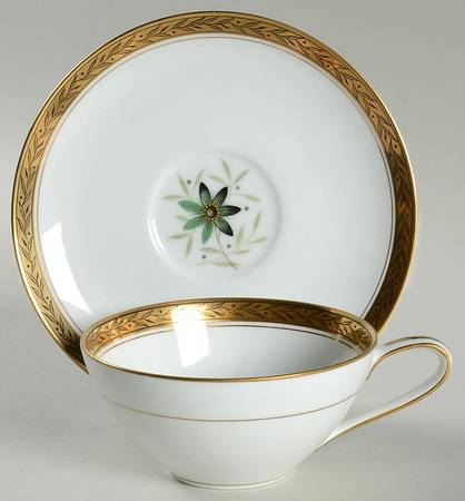 5592 Flat Cup & Saucer Set