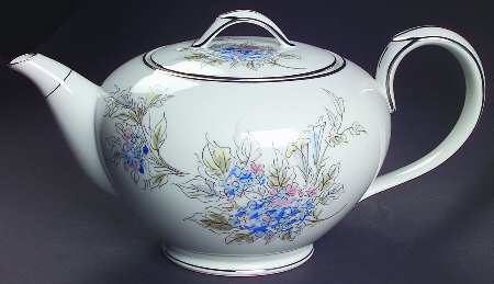 5682 Teapot & Lid