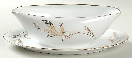 5693 Gravy Boat with Attached Underplate