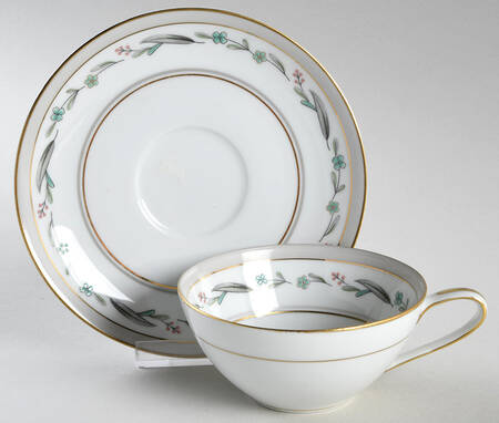 5695 Flat Cup & Saucer Set