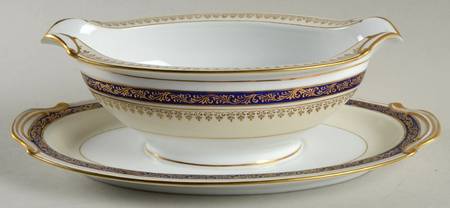 6449 Gravy Boat with Attached Underplate