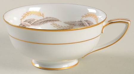6922 Footed Cup