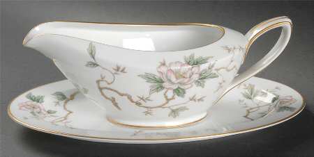 6935 Gravy Boat & Underplate