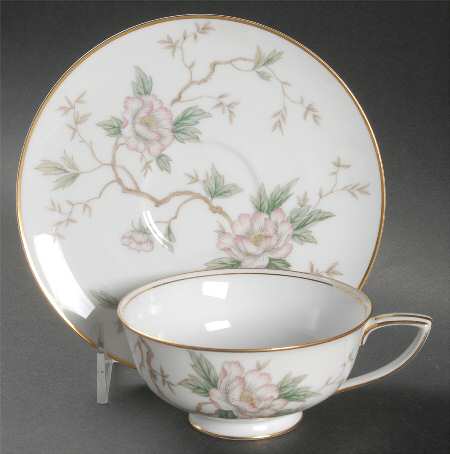 6935 Footed Cup & Saucer Set