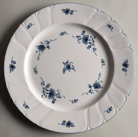 8709 by Noritake