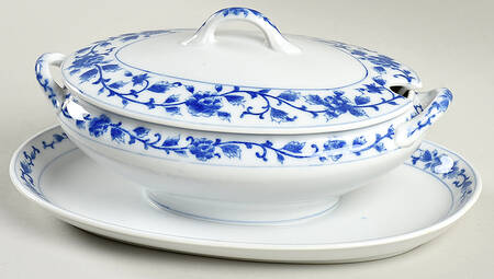 9488 Gravy Boat w/Attached Underplate & Lid