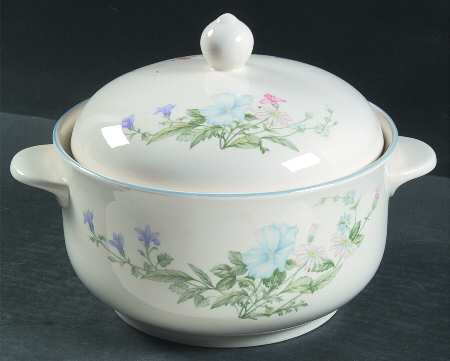 Abbotswood 2 Qt Round Covered Casserole